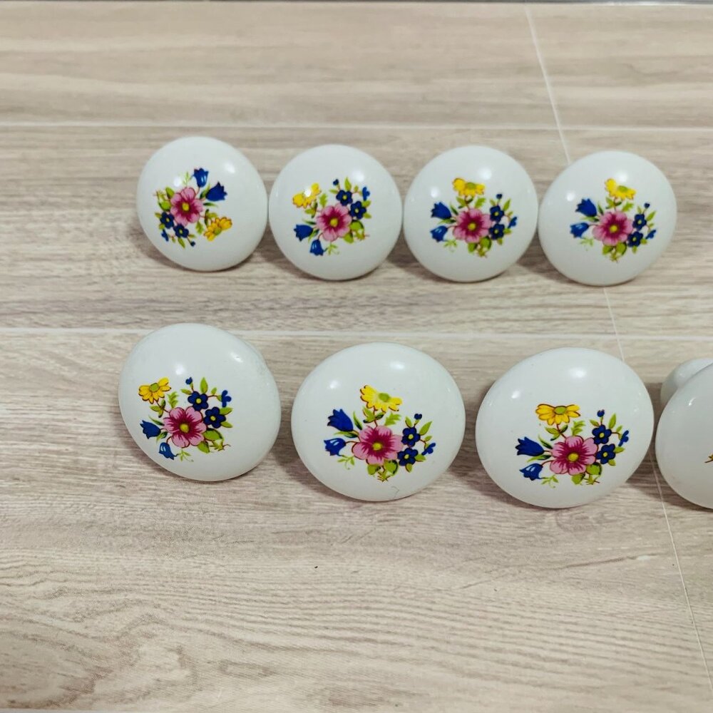 Vintage Porcelain Floral Cabinet drawer Pull Knobs Set of 8 No Screws - Picture 3 of 8